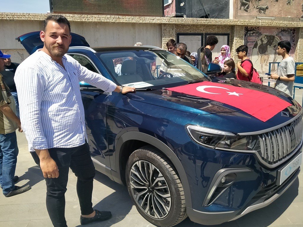 Türkiye’nin otomobili TOGG, Erzin’de görünücüye çıktı