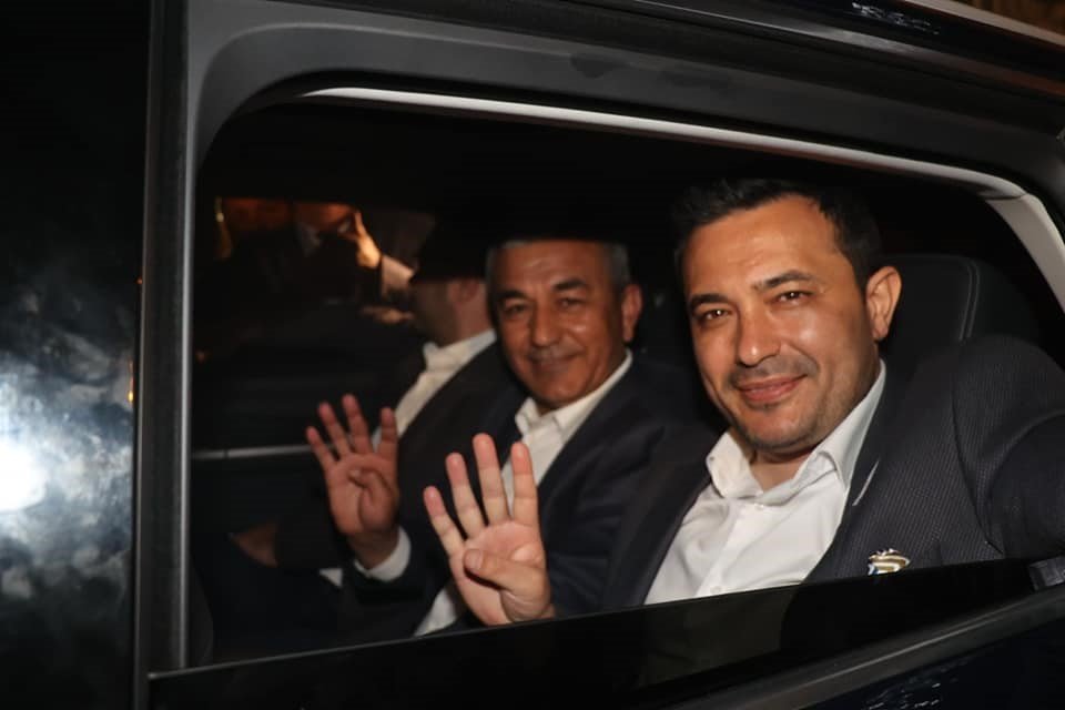 Koçarlı TOGG’u meşale ve konfetiler ile karşıladı