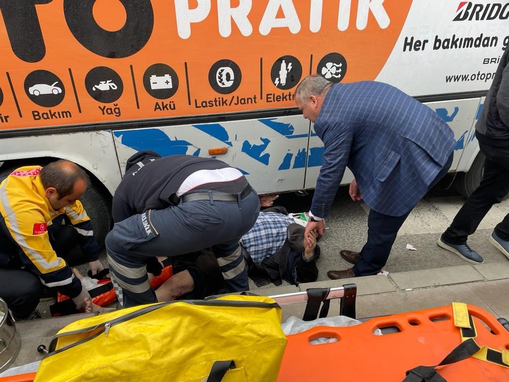 Halk otobüsünün çarptığı yaya hafif yaralandı