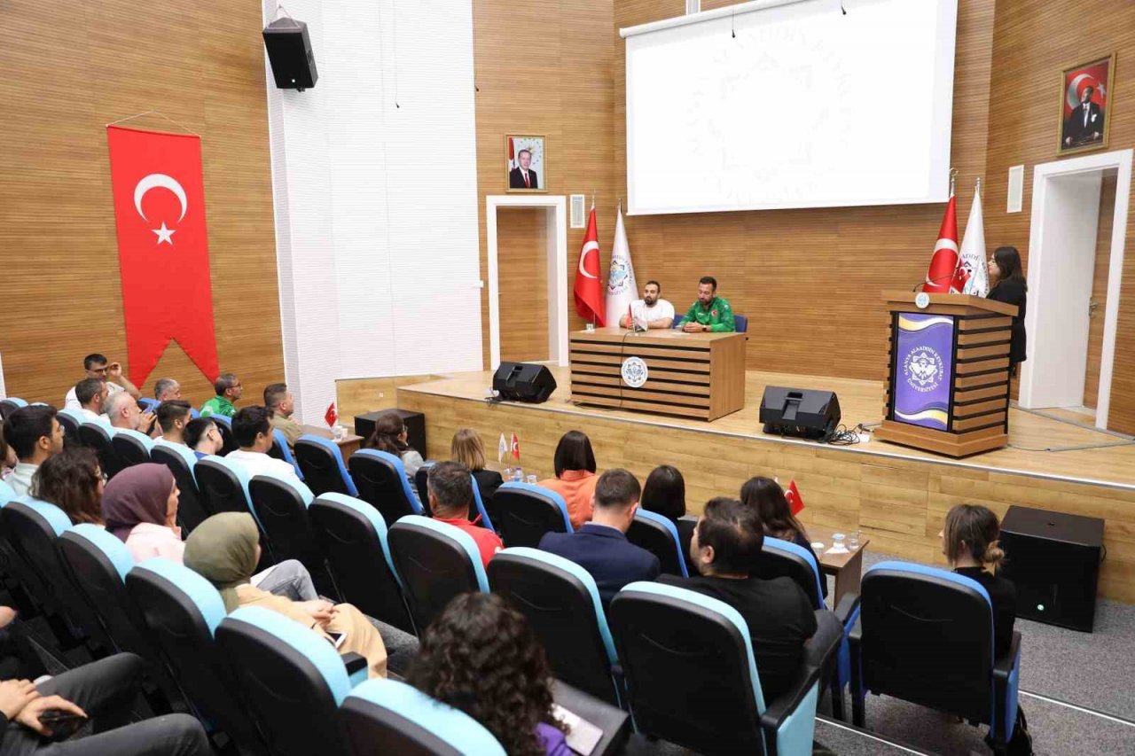 ALKÜ’de engelsiz spor konuşuldu