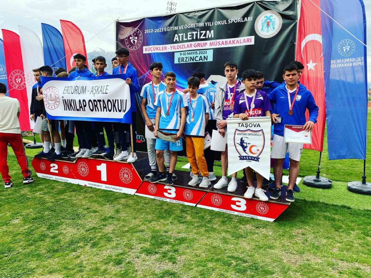 Taşovalı sporcular atletizm müsabakalarında başarıya koştu