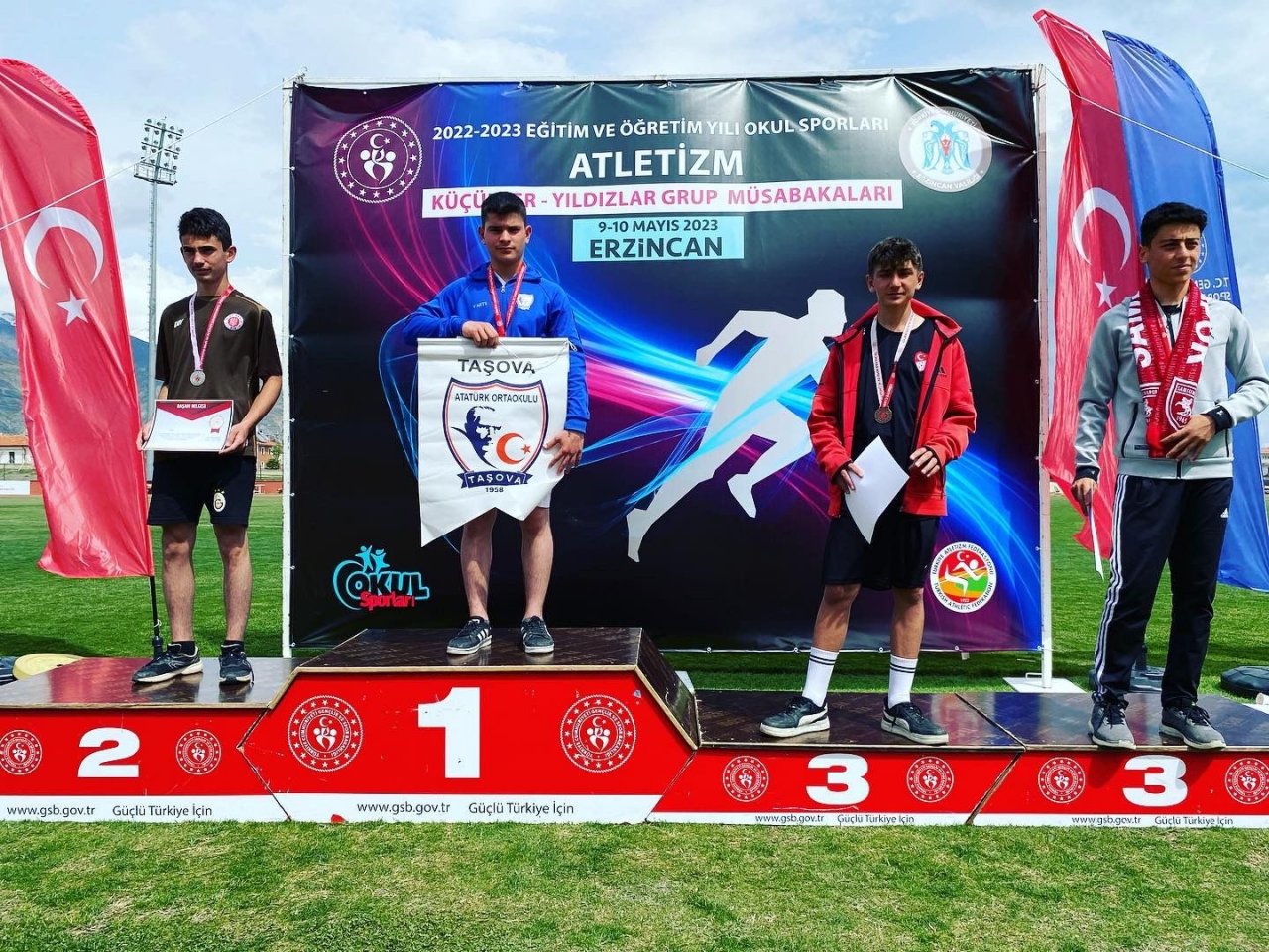 Taşovalı sporcular atletizm müsabakalarında başarıya koştu