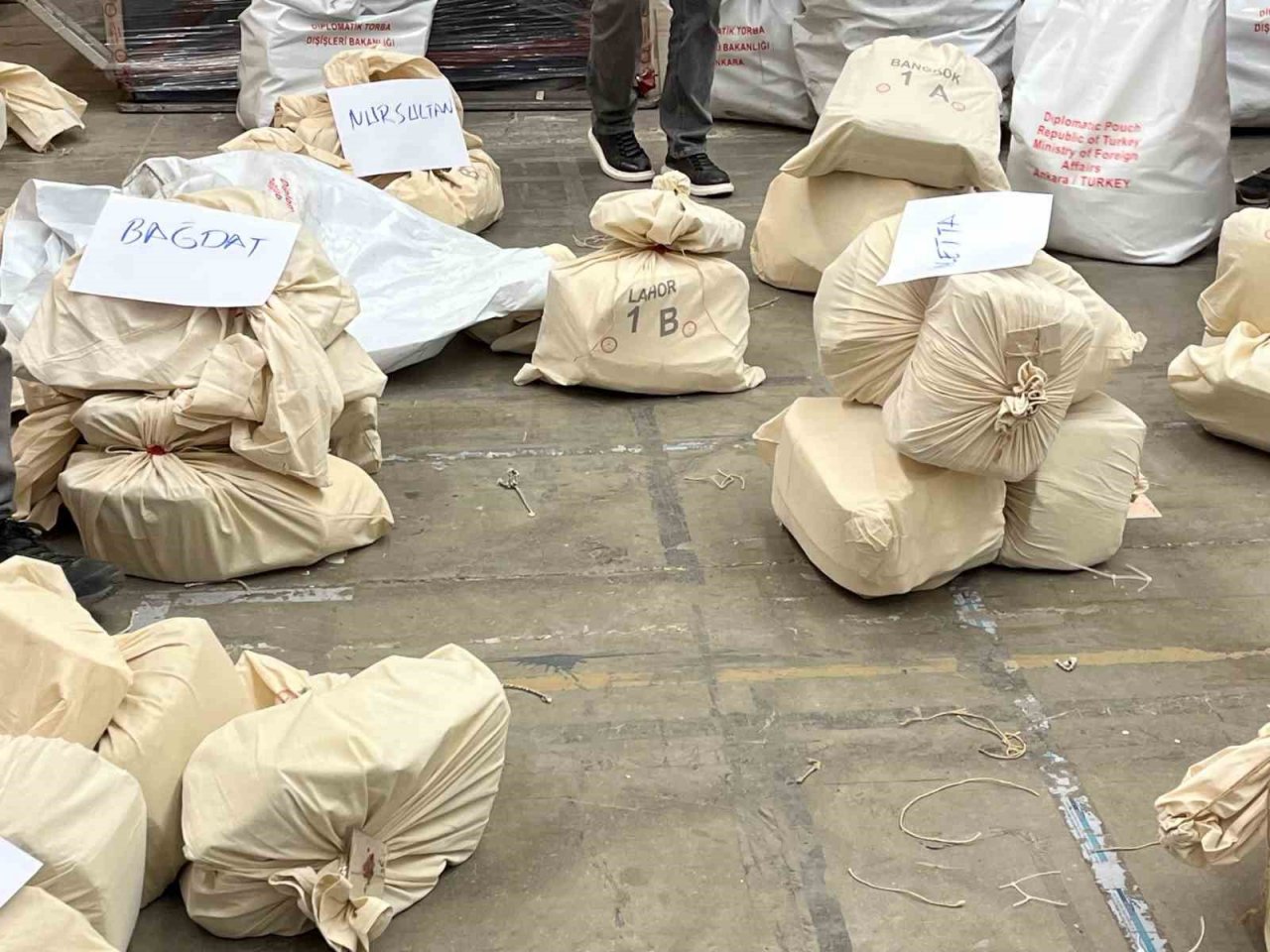 Yurt dışından getirilen 1 milyon 817 bin oy Ankara’da tasnif ediliyor