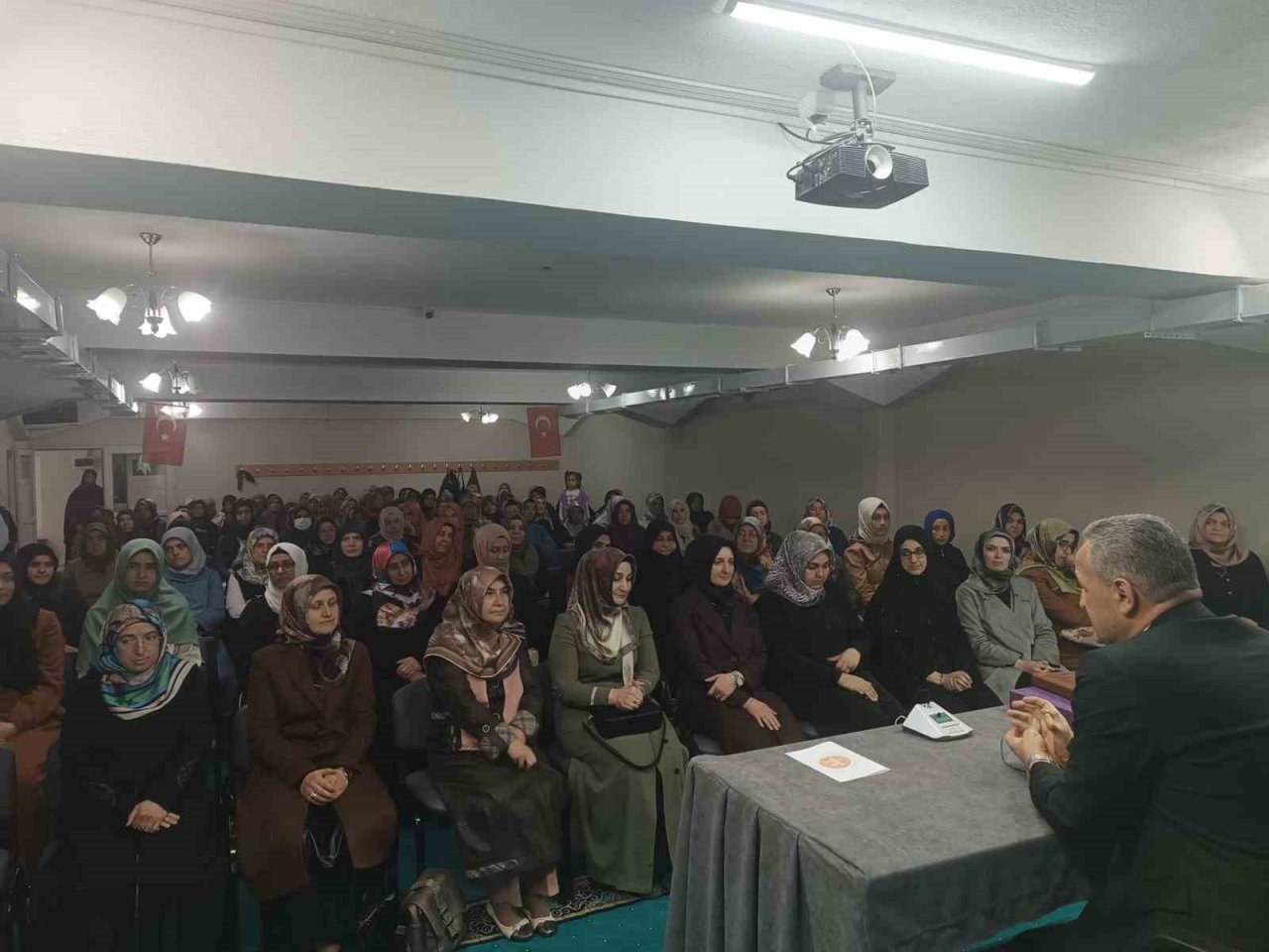 Afyonkarahisar’da ‘En Güvenliği Sığınağınız Aile’ konferansı