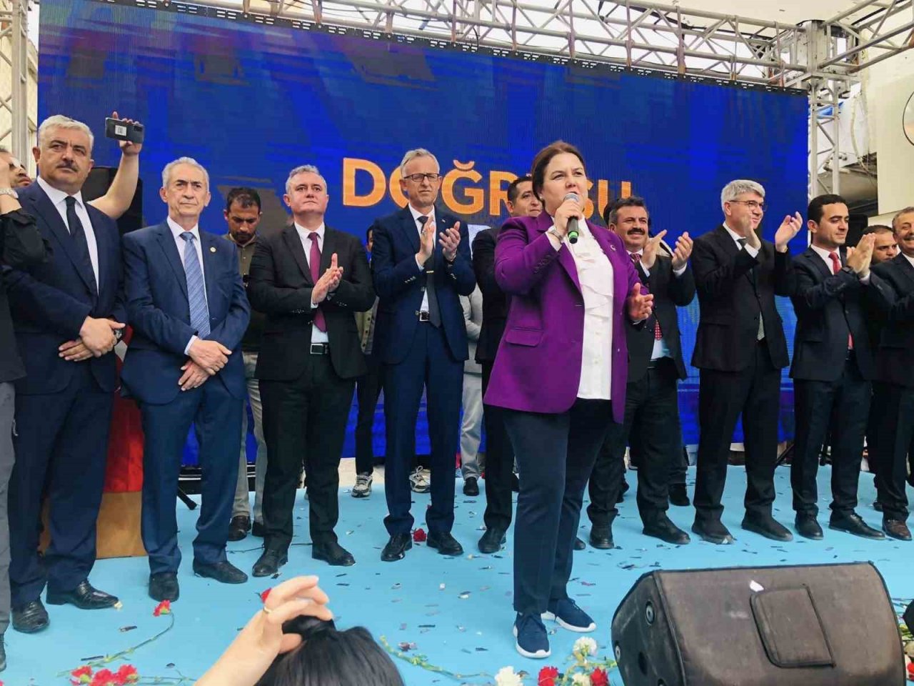 Bakan Yanık: "Karşımızda AK Parti’nin 20 yılda yaptıklarını yıkmak isteyen bir grup var"