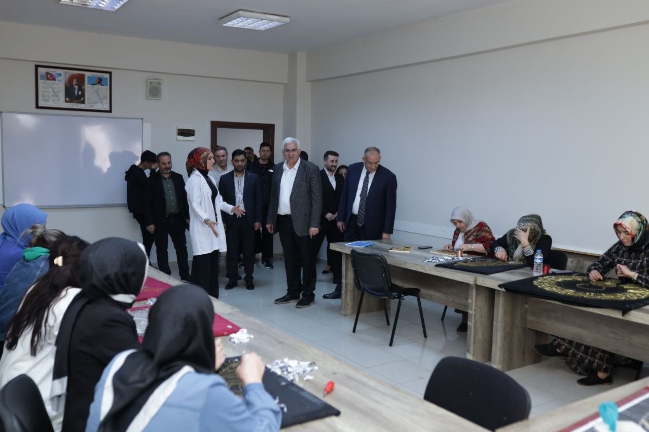 Ak Partili Öz; Ülkemiz büyümeye devam edecek