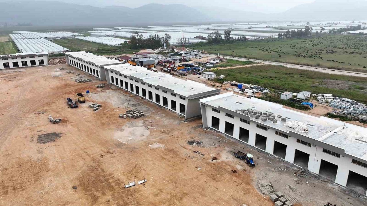 Kınık Toptancı Hali Projesi’nde çalışmalar sürüyor