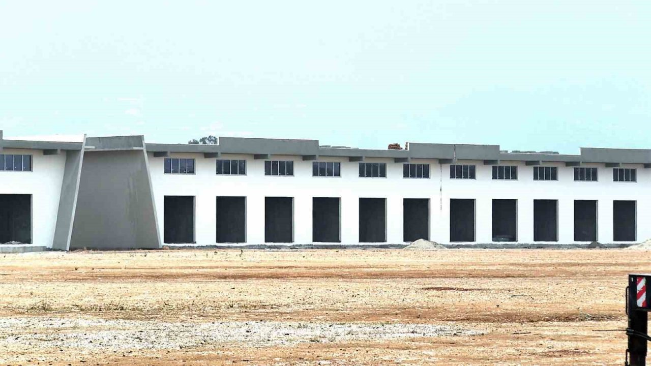 Kınık Toptancı Hali Projesi’nde çalışmalar sürüyor