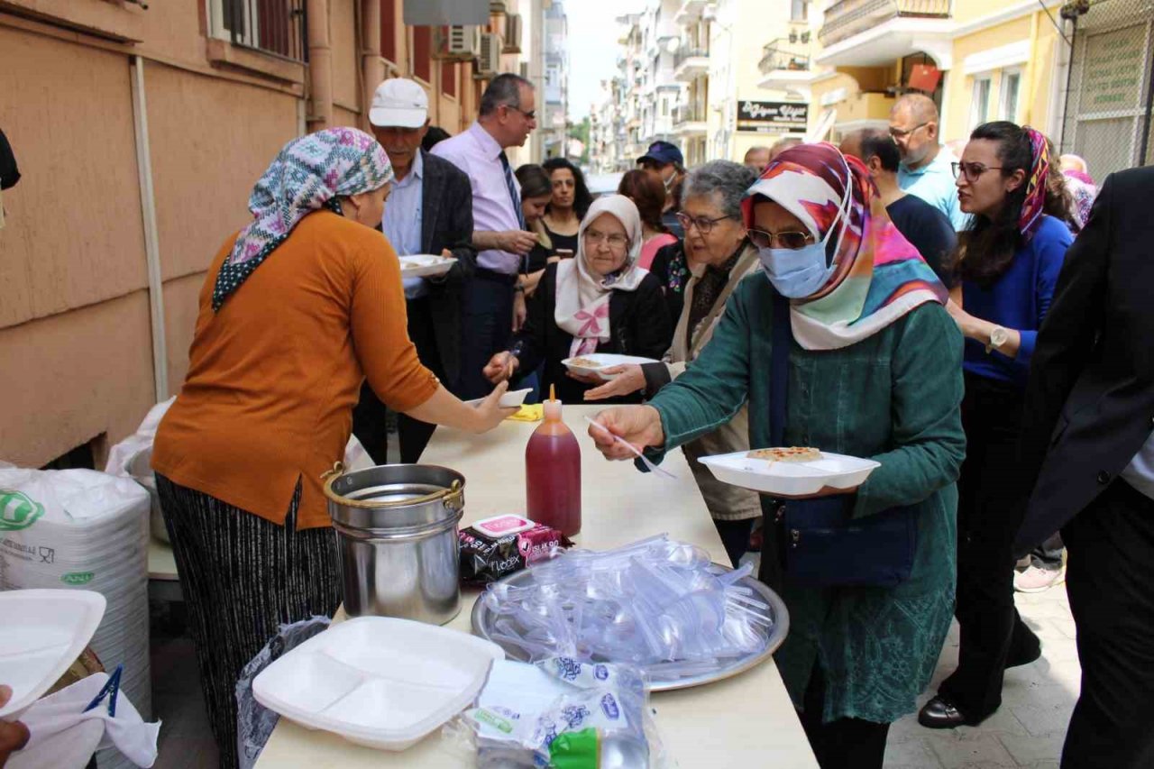 Efeler Ziraat Odası’ndan bin 500 kişilik keşkek ve pilav hayrı