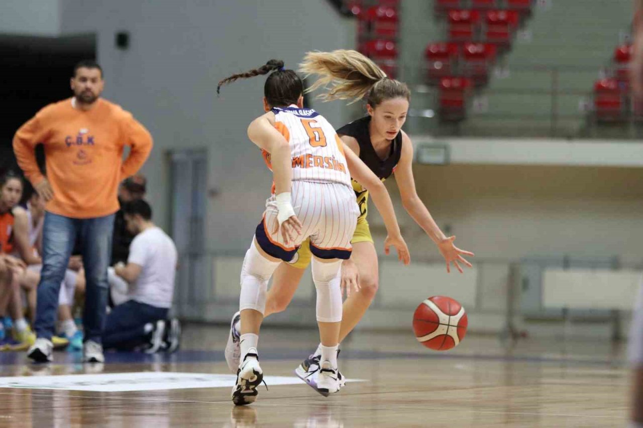 Kepez’in potadaki sultanları zirve yarışında