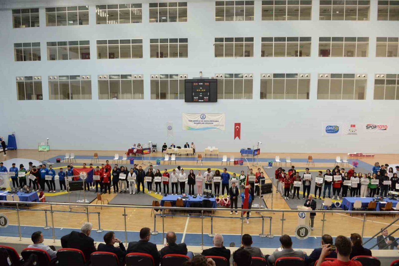 Teakwondo’nun kalbi BARÜ’de atıyor