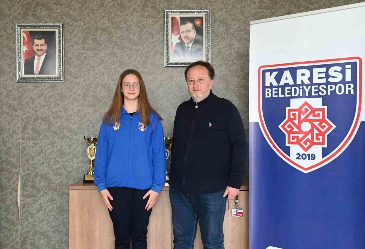 Başkan Orkan milli yüzücüyü ağırladı