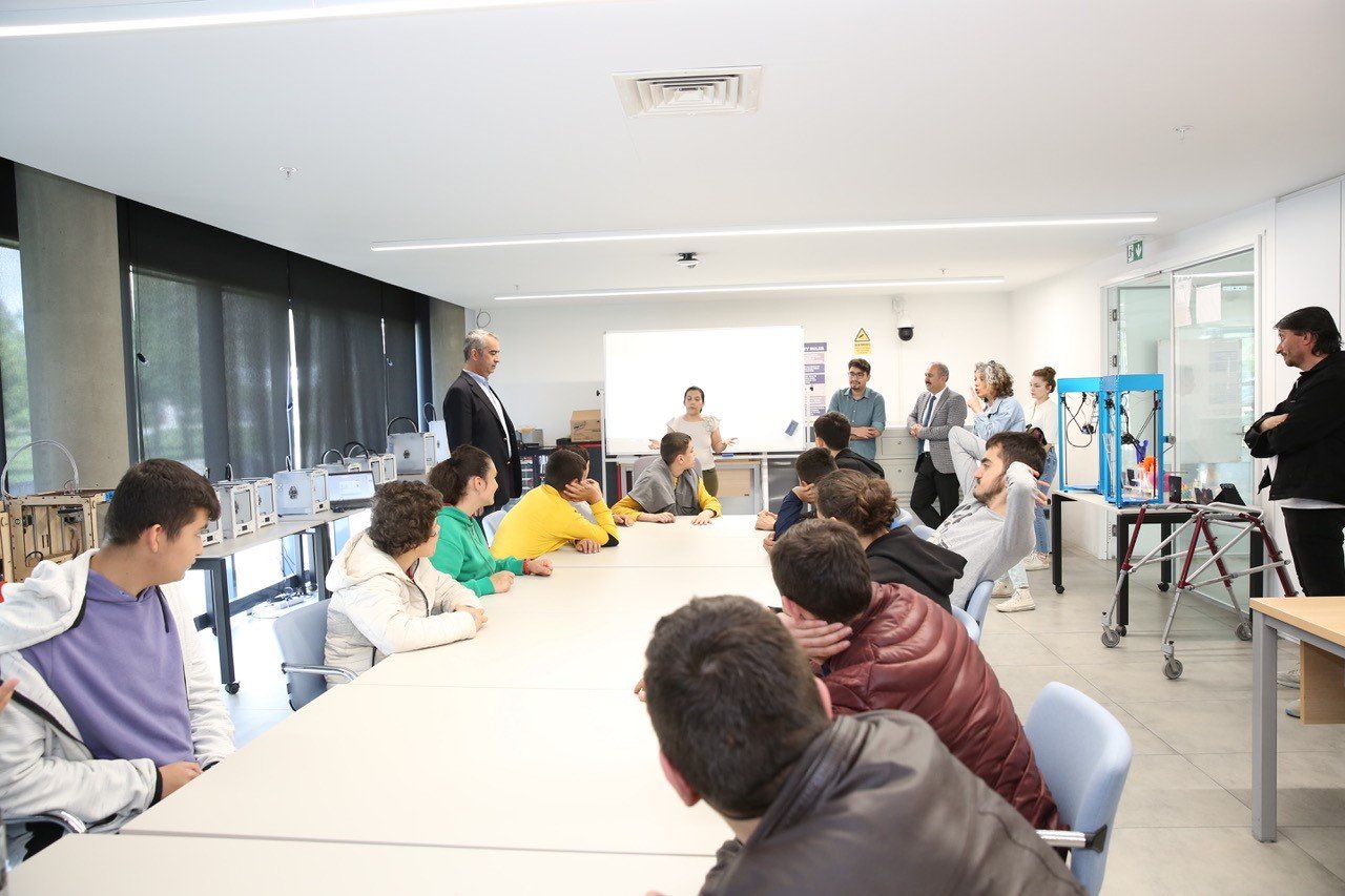 AGÜ’de Engelliler Haftası, “Hayatın Renkleri, Engelsiz Dokunuşlar” temasıyla kutlandı