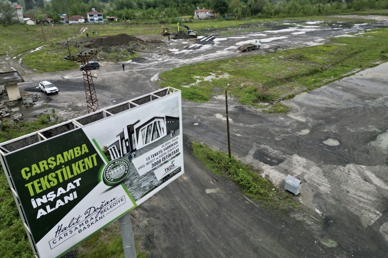 Çarşamba Tekstilkent’te kazma vuruldu