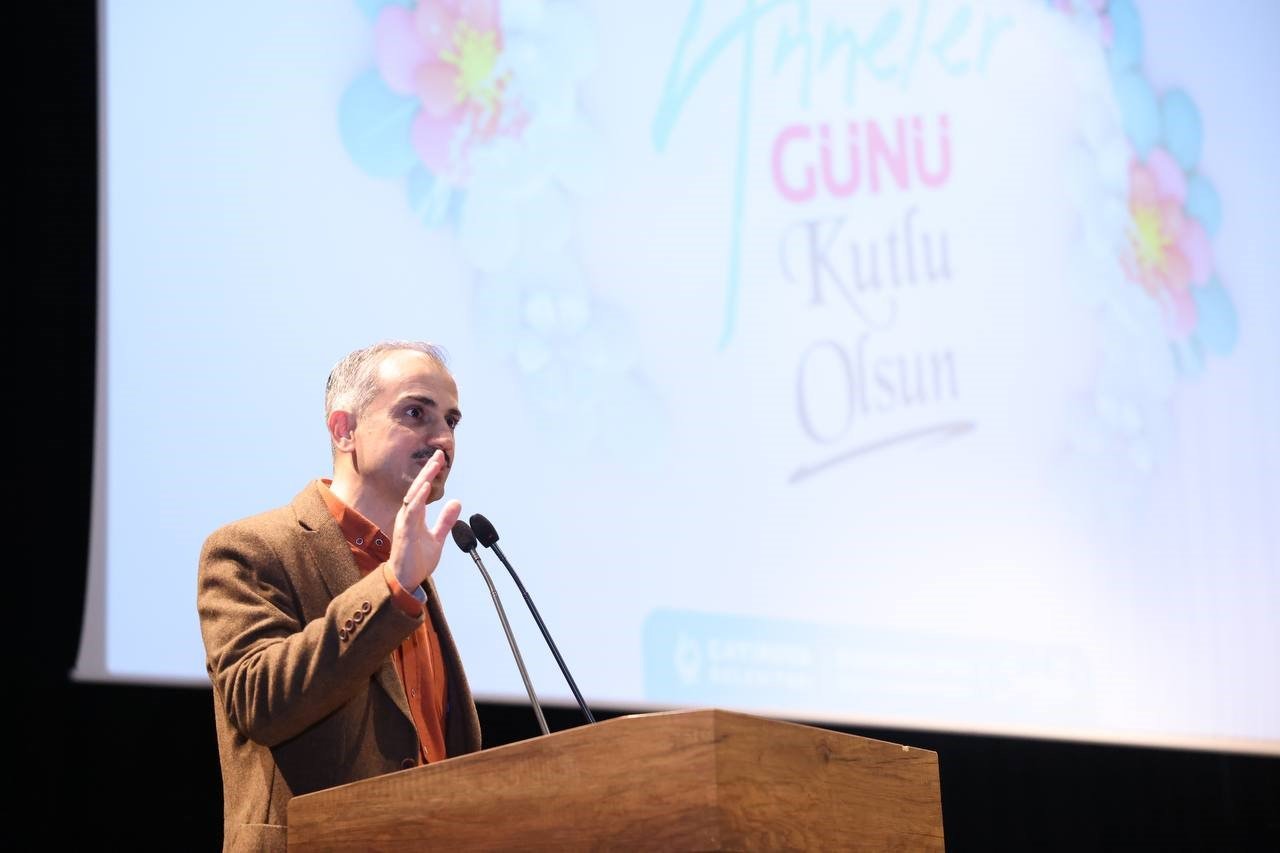 Türk sinemasının yıldızı Hülya Koçyiğit: "Annelik Allah’ın kadına verdiği bir ayrıcalık"