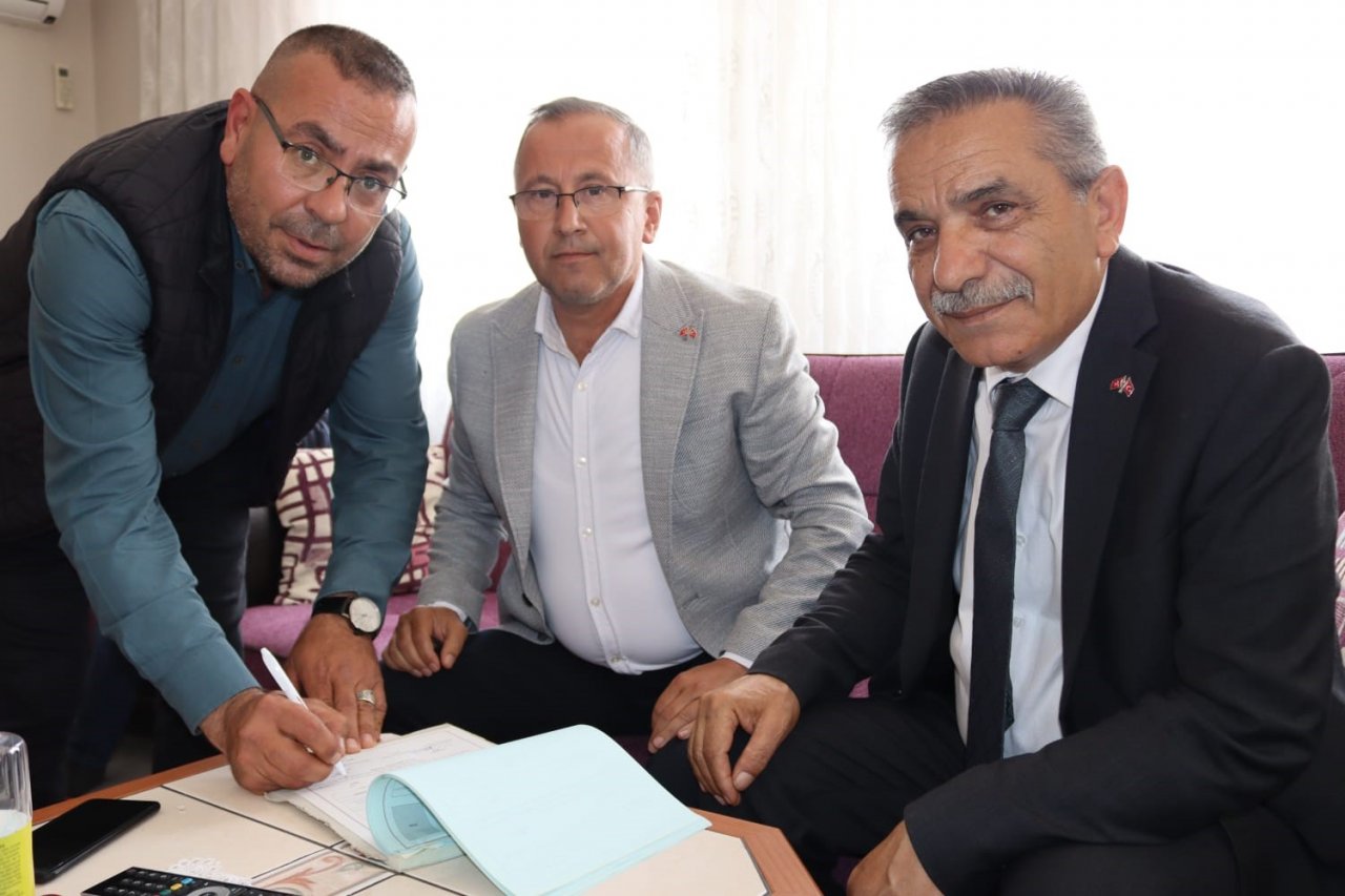 CHP’den istifa eden muhtar MHP’ye katıldı