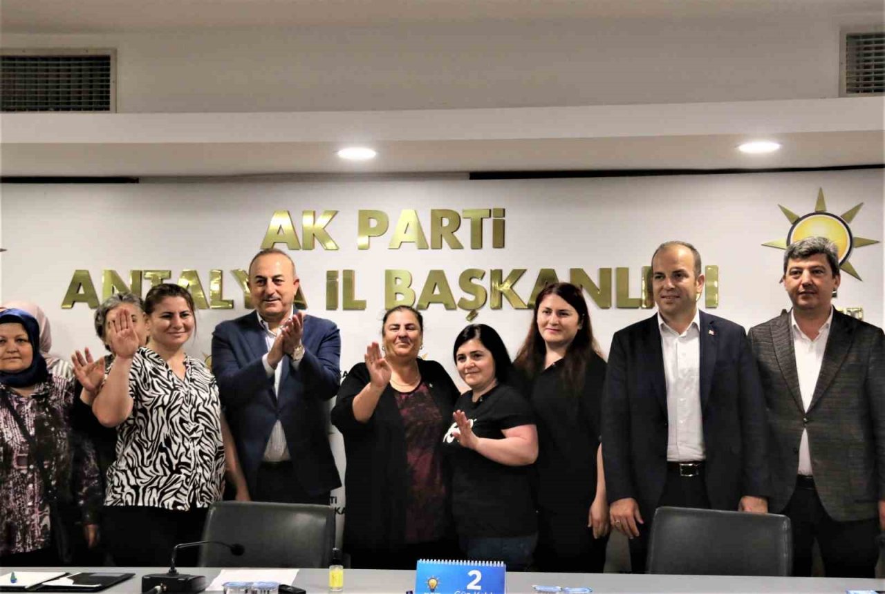Bakan Çavuşoğlu: “Atatürk’ün kurduğu parti bu hale düşmemeliydi”