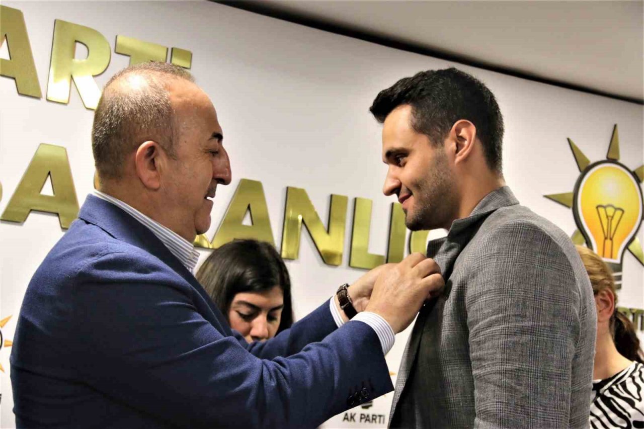 Bakan Çavuşoğlu: “Atatürk’ün kurduğu parti bu hale düşmemeliydi”