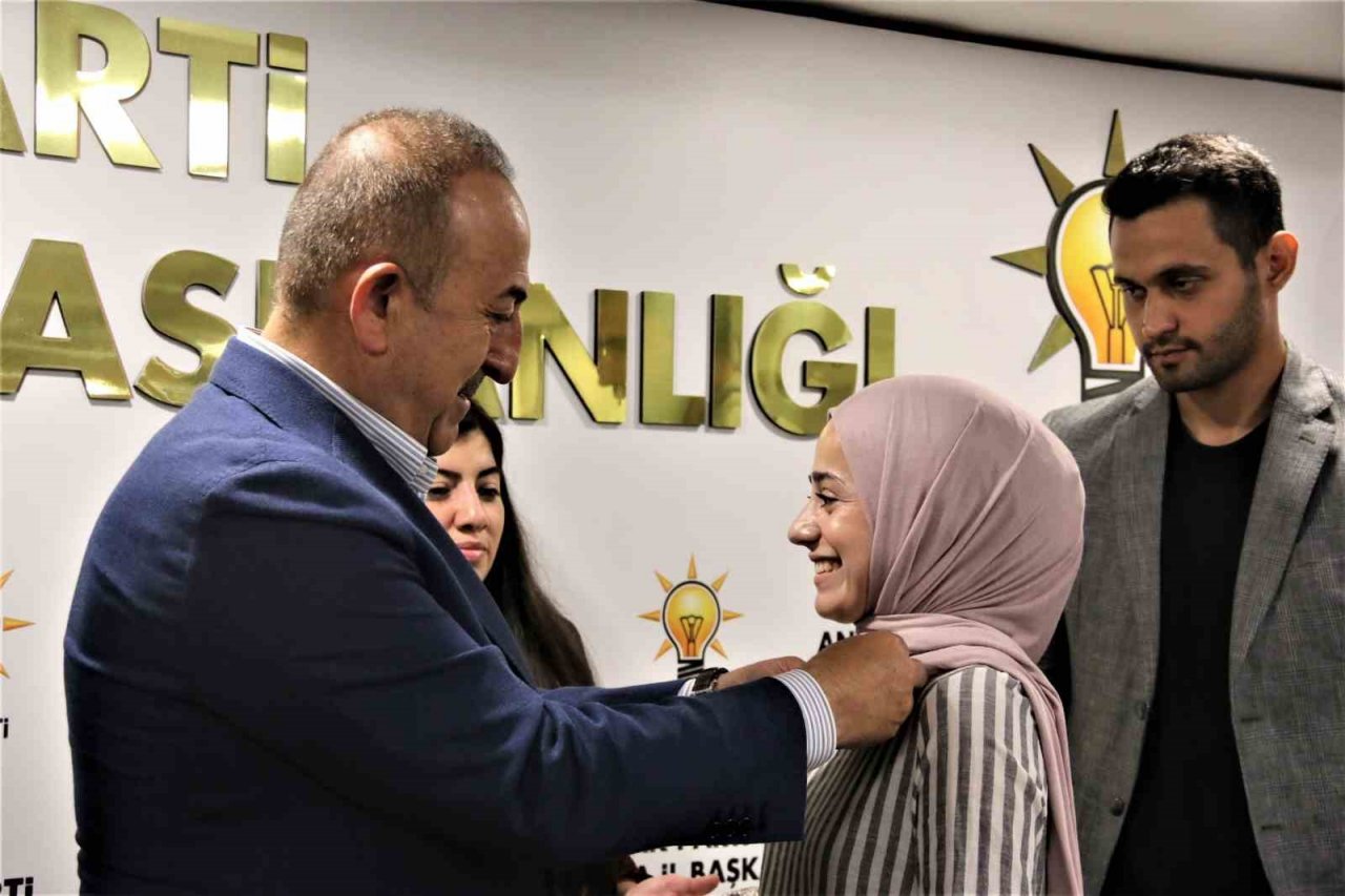 Bakan Çavuşoğlu: “Atatürk’ün kurduğu parti bu hale düşmemeliydi”