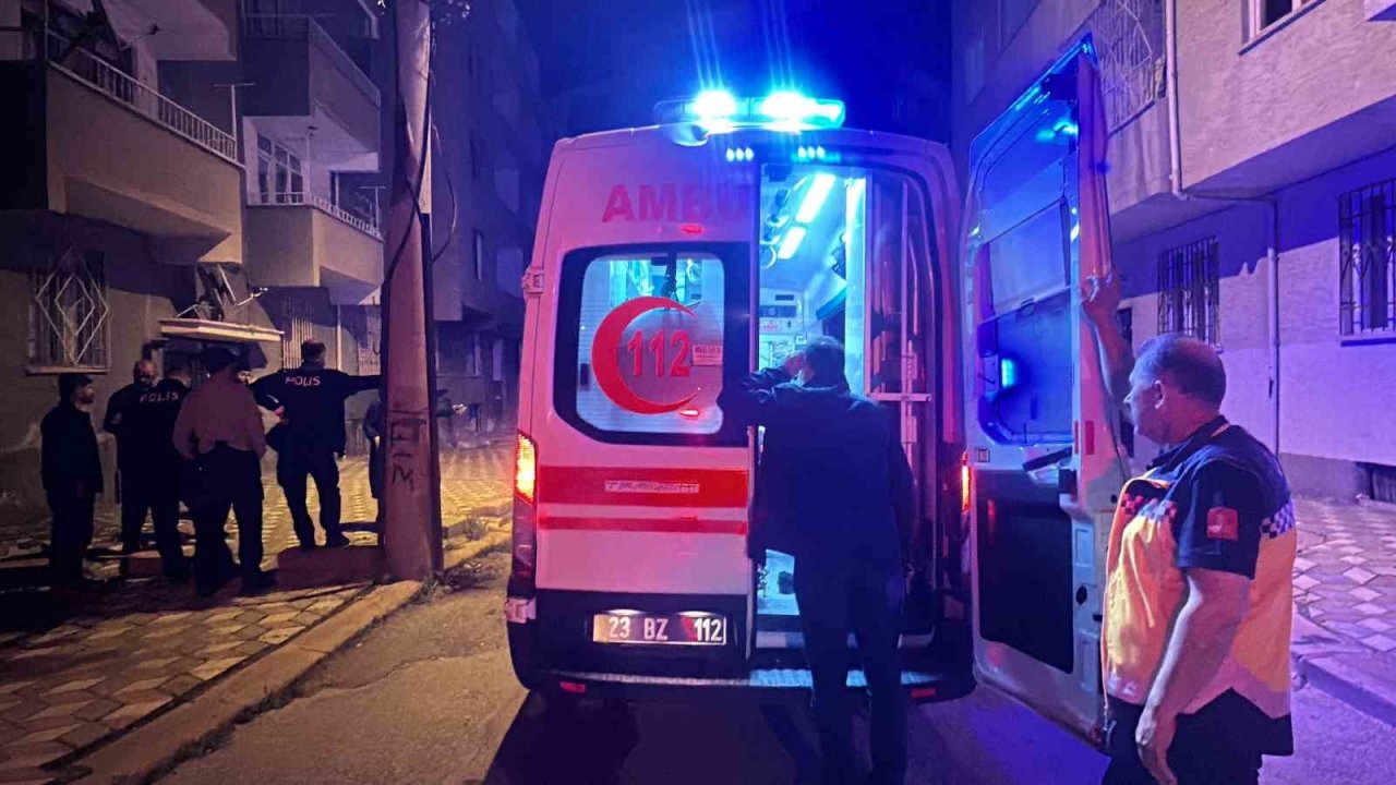 Kapkaççı, yaşlı depremzedeyi yerde sürükleyip 1 milyon liralık altınını çaldı