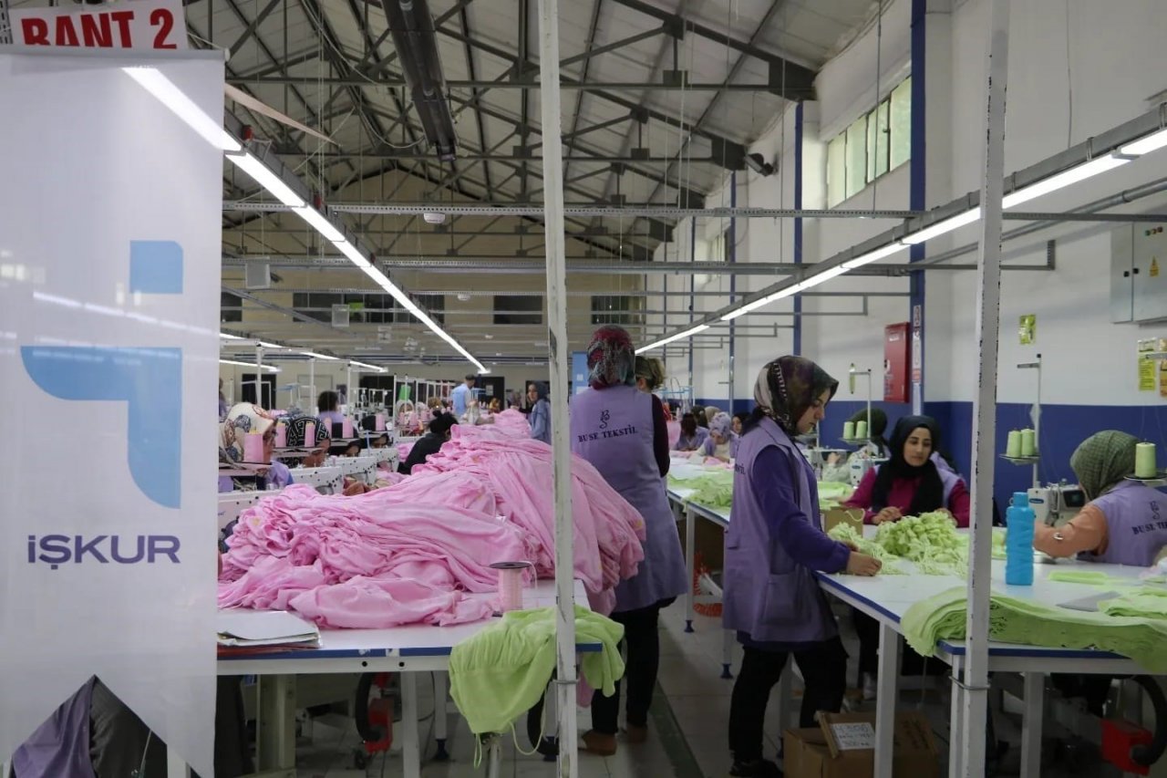 Tekstil sektörüne istihdam desteği devam ediyor