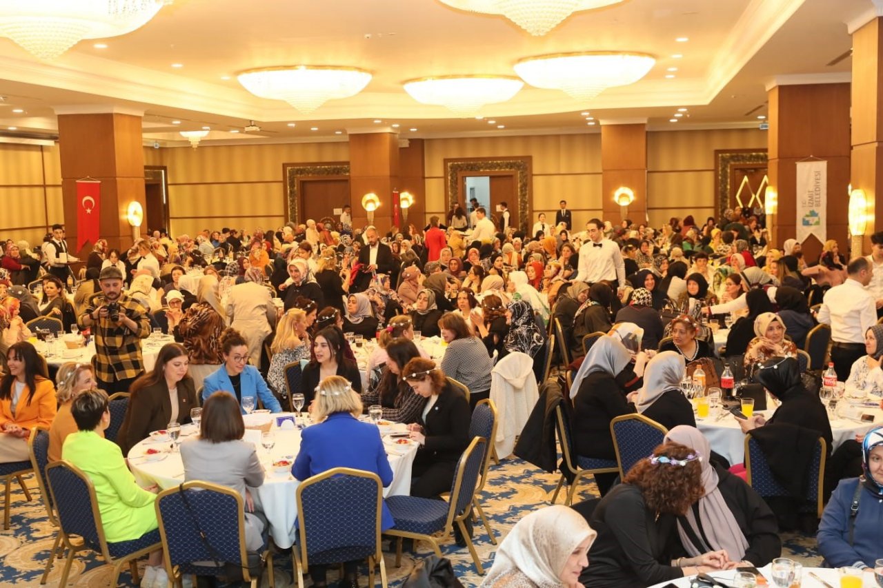 Başkan Hürriyet’ten kadınlara: "Ayaklarınız üzerinde kararlılıkla durabilmeniz için her zaman yanınızdayım"