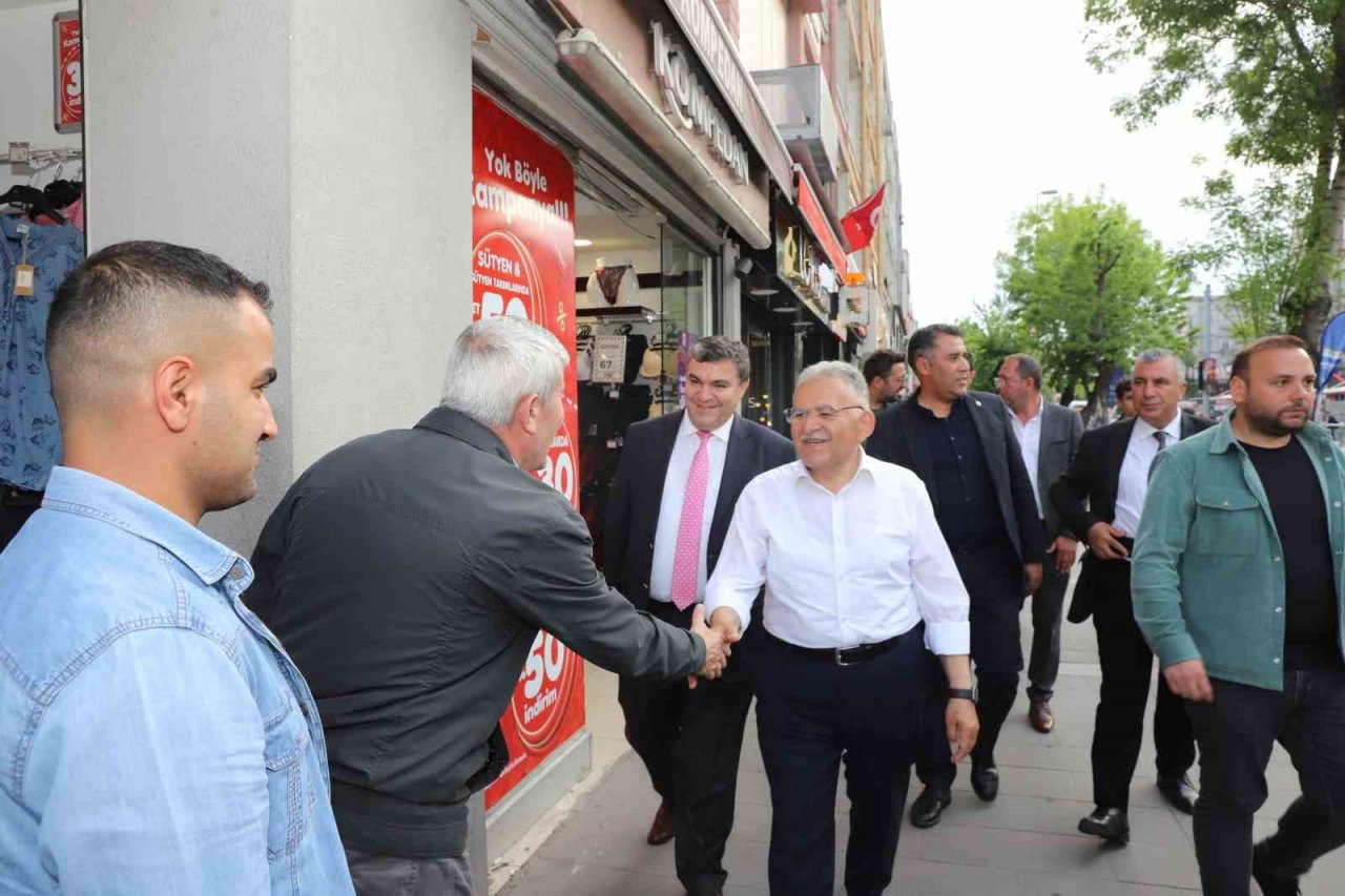 Başkan Büyükkılıç, esnaf ve vatandaşlarla buluştu