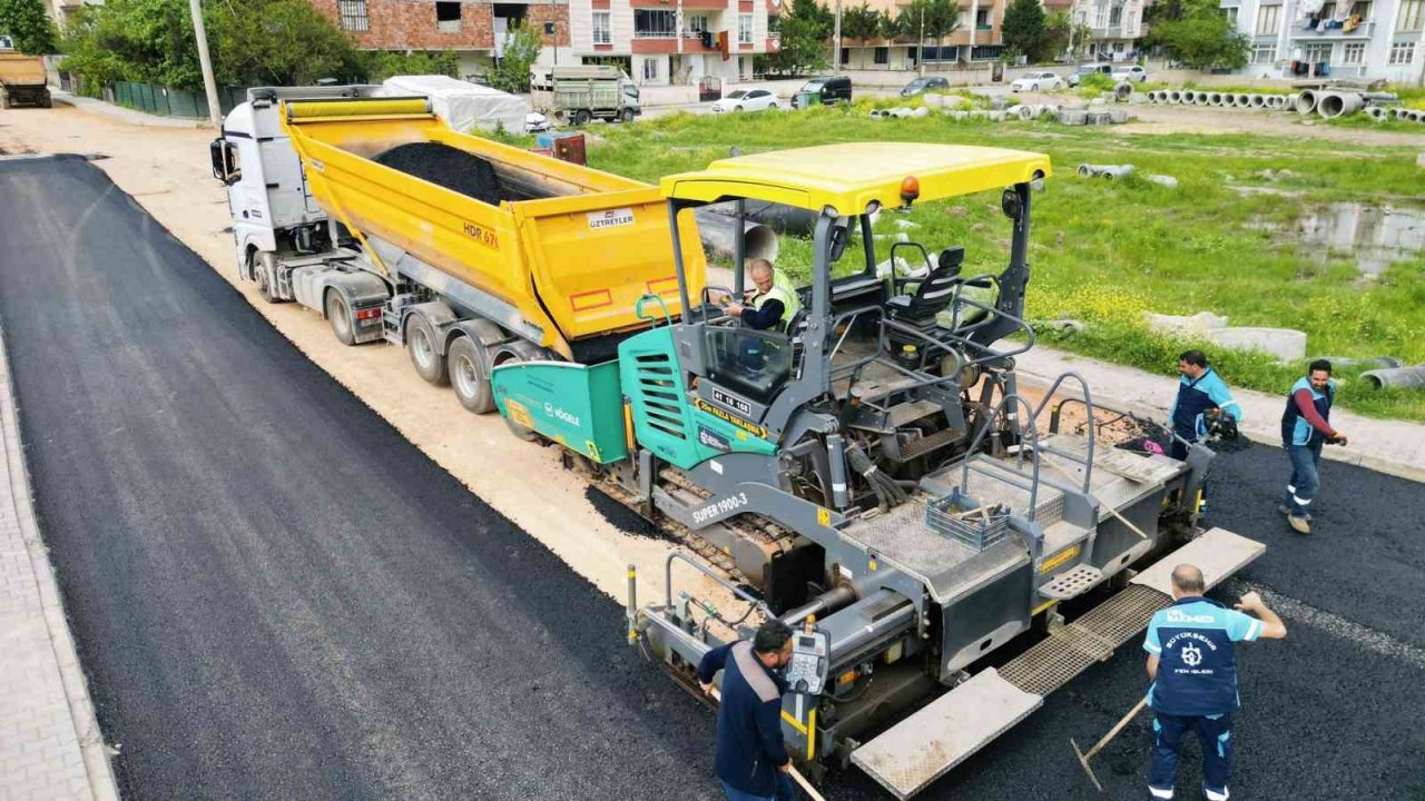 Bayraktar Caddesi’ne 650 ton asfalt serimi