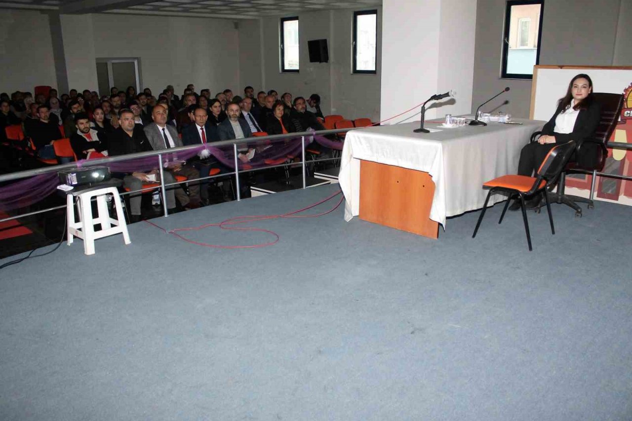 Manyas’ta sandık başkanlarına eğitim verildi