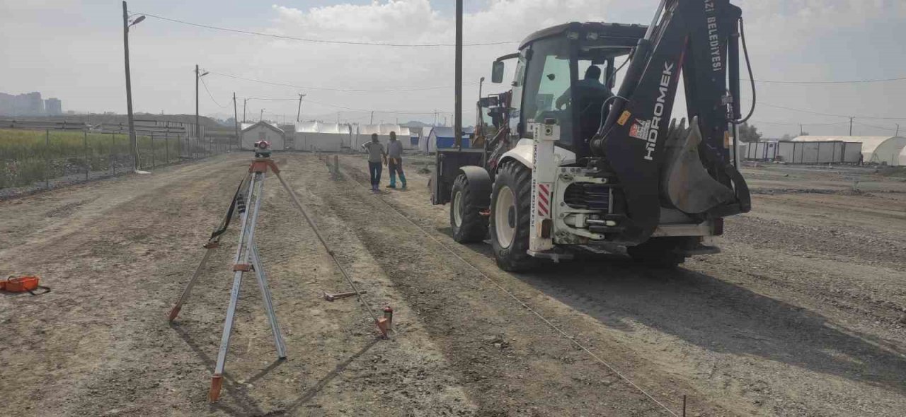 Melikgazi Depremzedelerin Yanında Olmaya Devam Ediyor