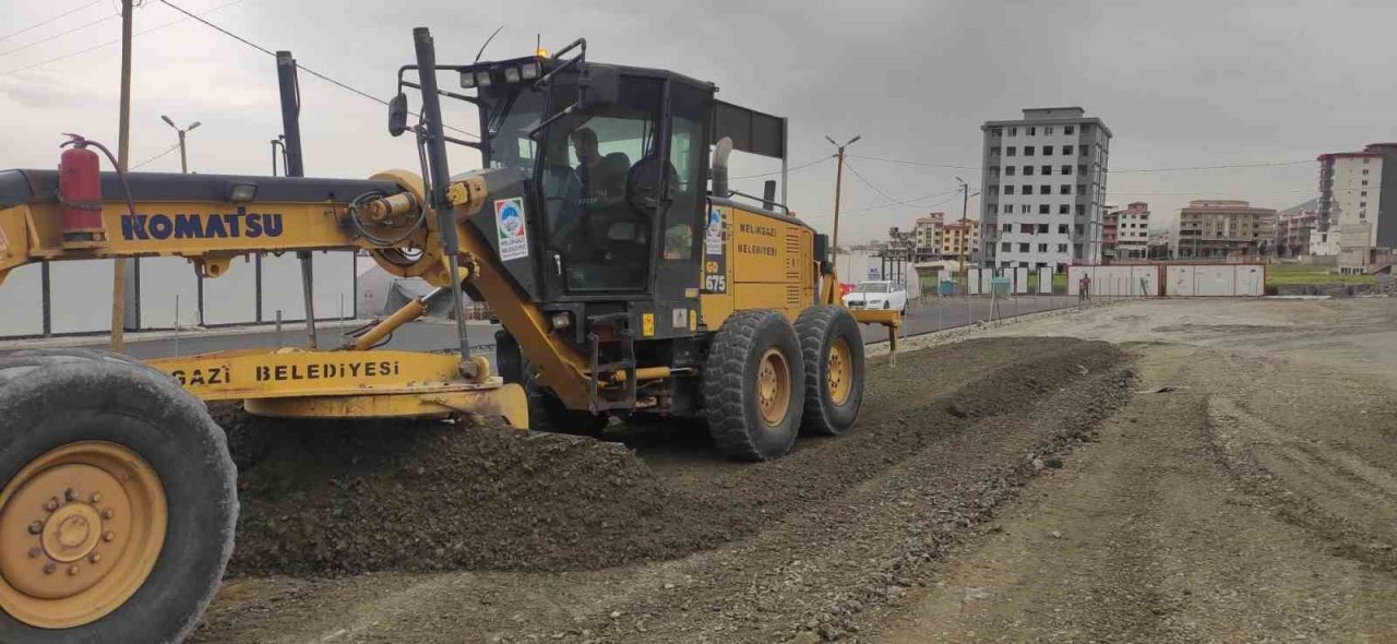 Melikgazi Depremzedelerin Yanında Olmaya Devam Ediyor