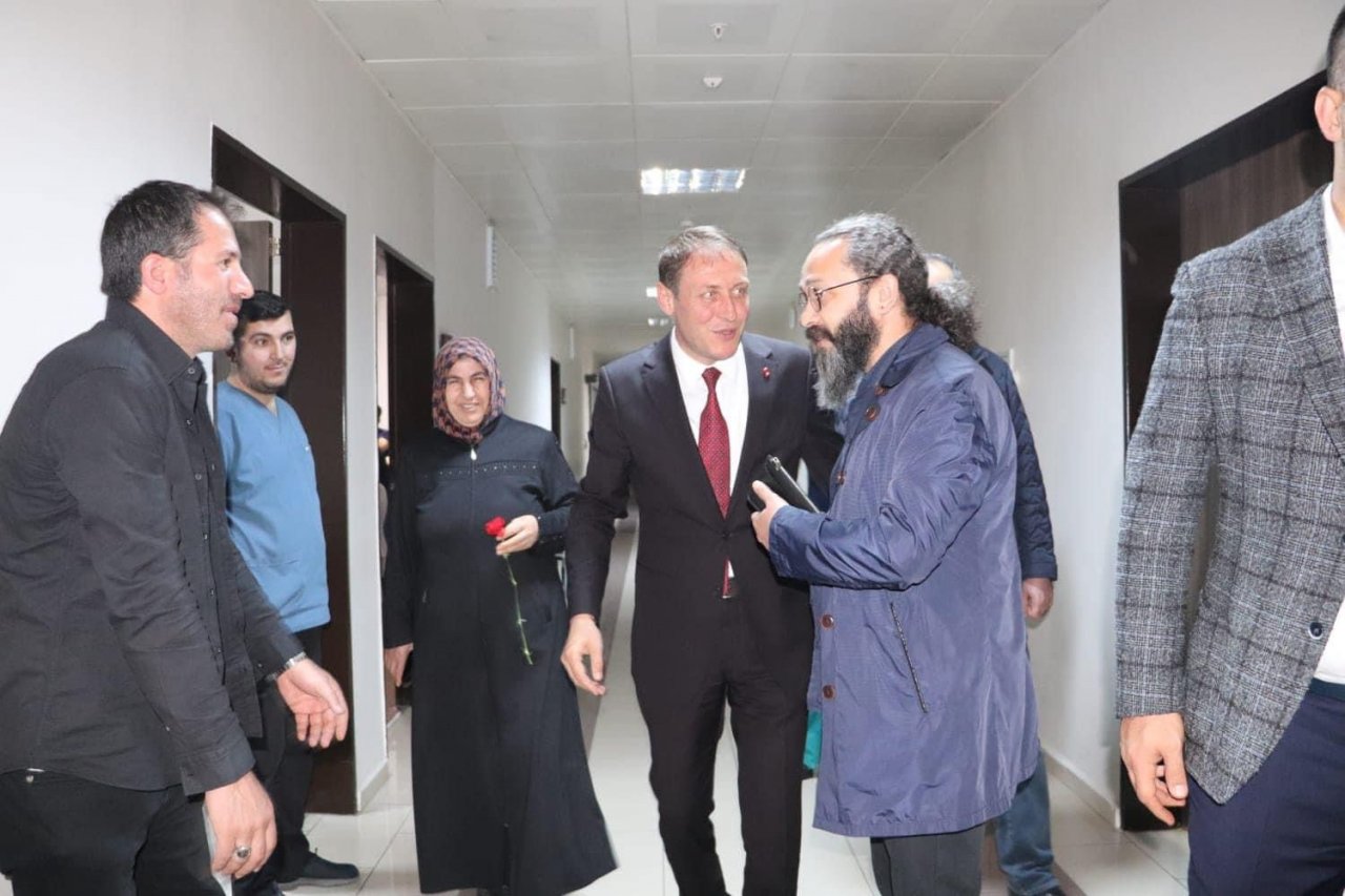 MHP Erzurum Milletvekili Adayı M. Hanifi Macit, Araştırma Hastanesi’ndeydi