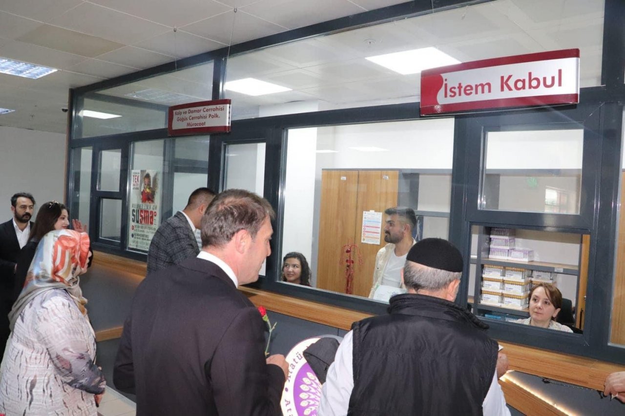 MHP Erzurum Milletvekili Adayı M. Hanifi Macit, Araştırma Hastanesi’ndeydi
