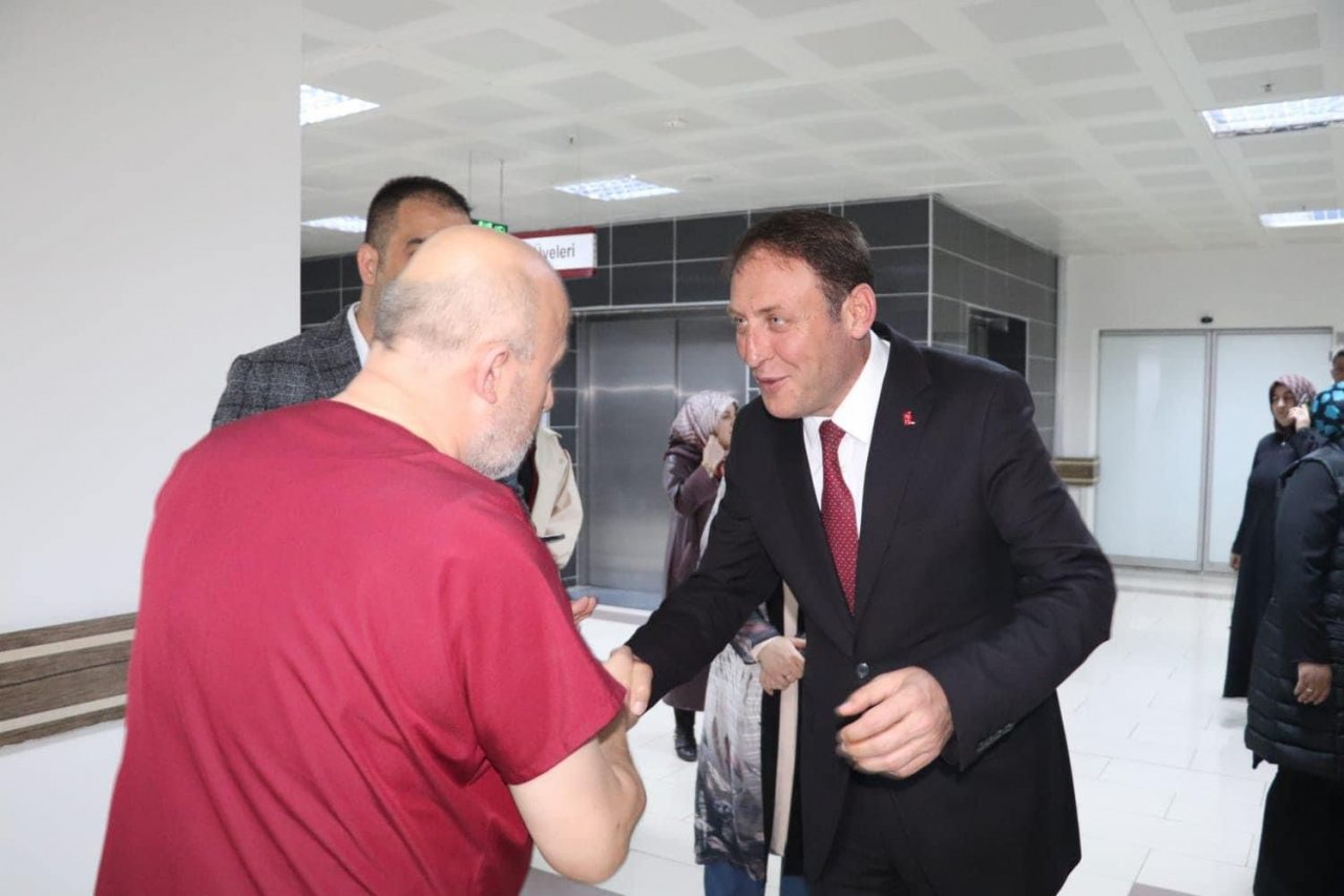 MHP Erzurum Milletvekili Adayı M. Hanifi Macit, Araştırma Hastanesi’ndeydi