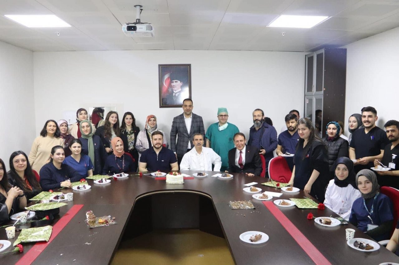 MHP Erzurum Milletvekili Adayı M. Hanifi Macit, Araştırma Hastanesi’ndeydi