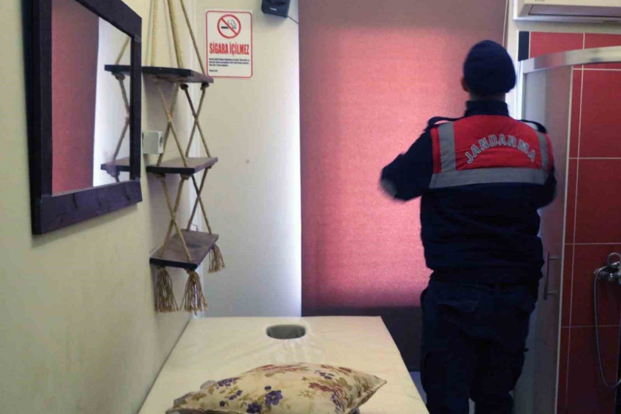 Jandarmadan Muğla ve Denizli’de masaj salonlarına fuhuş operasyonu