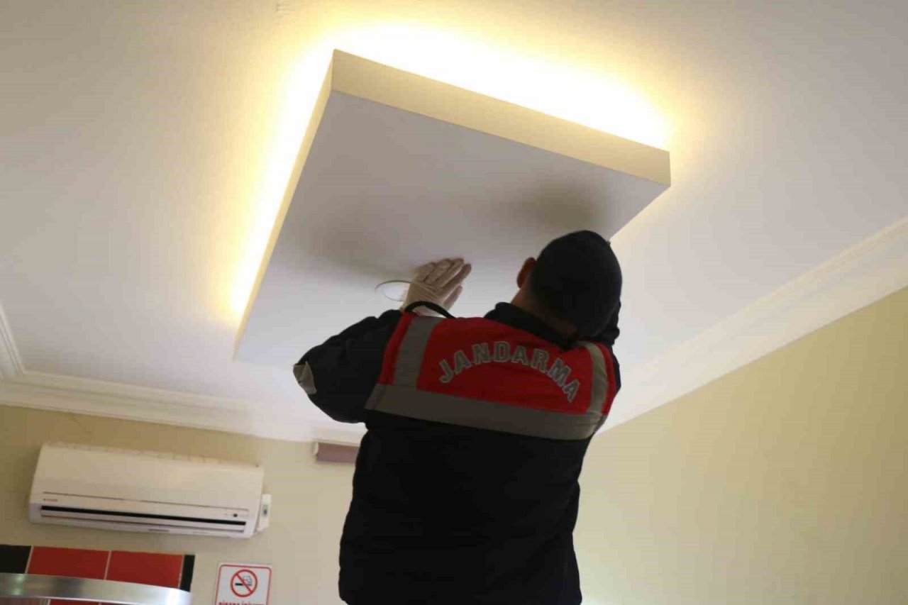 Jandarmadan Muğla ve Denizli’de masaj salonlarına fuhuş operasyonu