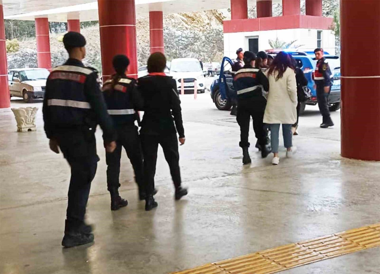 Jandarmadan Muğla ve Denizli’de masaj salonlarına fuhuş operasyonu