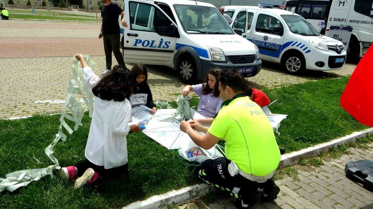 Trafik Haftası’nda depremzede çocuklar uçurtma şenliğinde eğlendi