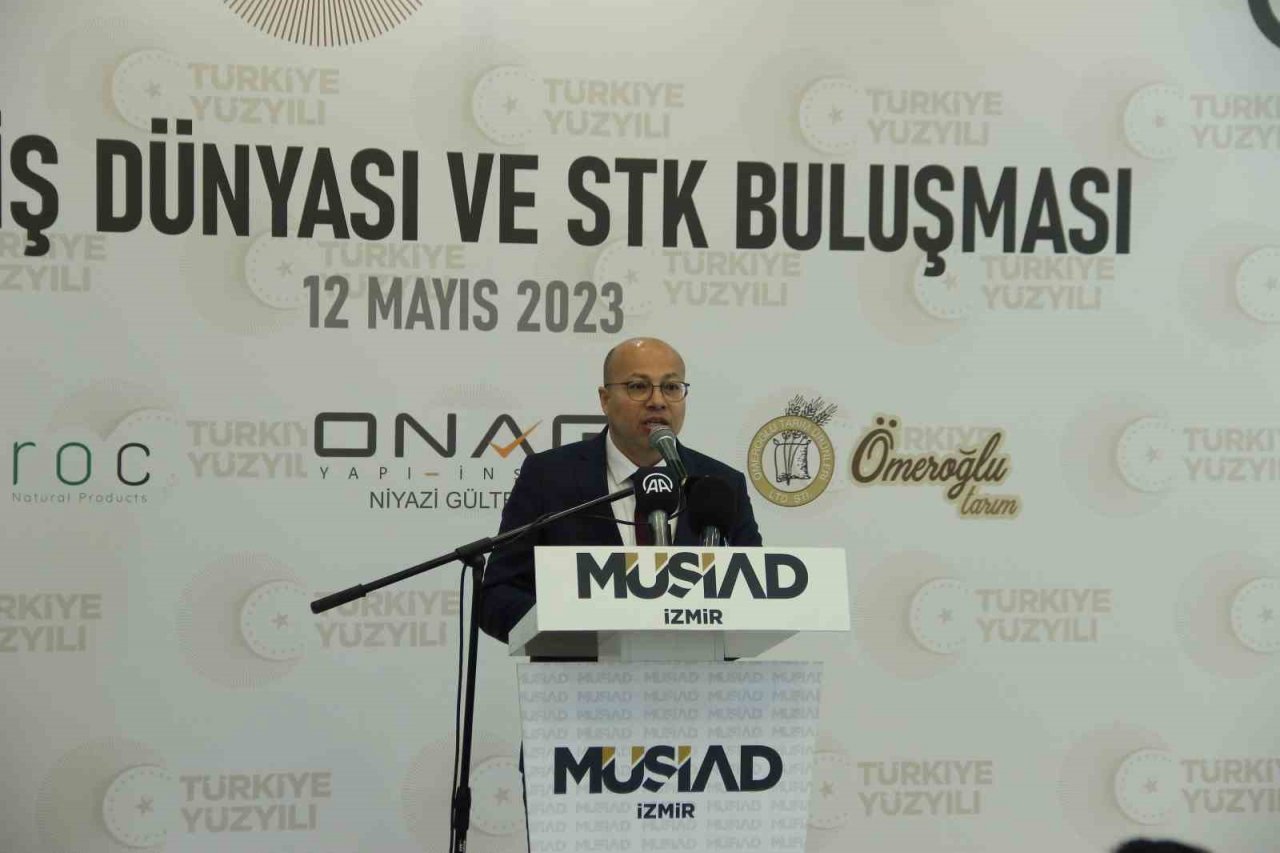 Bakan Kasapoğlu, İzmir’de iş dünyasıyla bir araya geldi