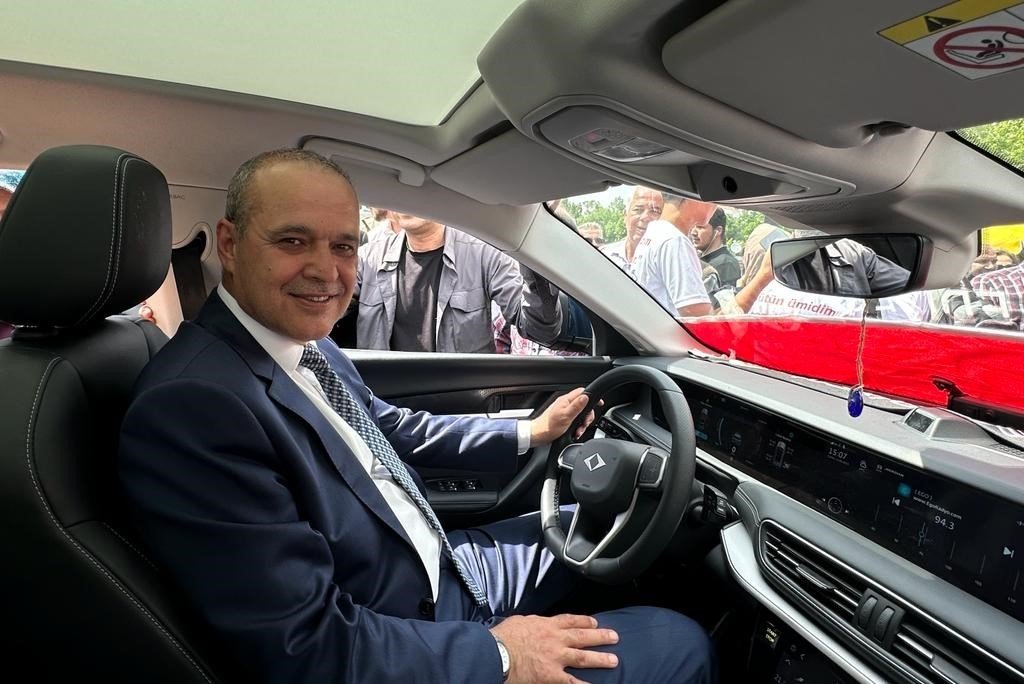 Başkan Uzundemir TOGG koltuğunda