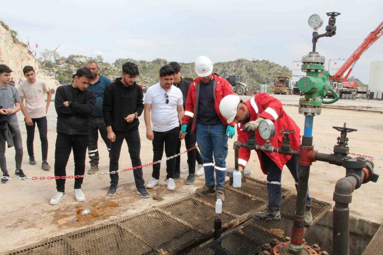 Öğrenciler Gabar Dağı petrol sahasına çıkartma yaptı