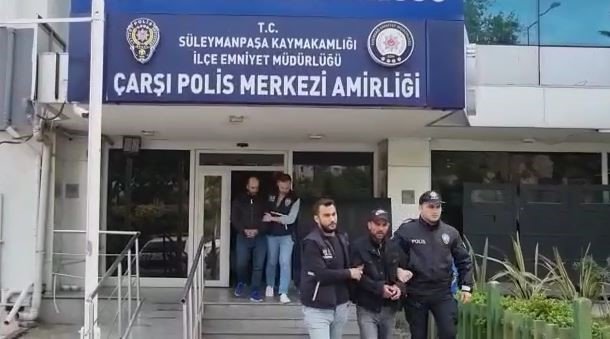 Tekirdağ’da evden hırsızlık kameraya yansıdı: 2 kişi tutuklandı