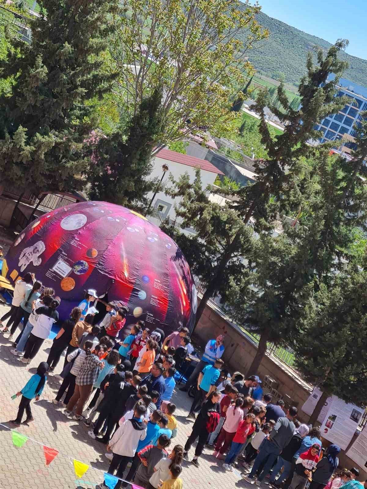 Küçükçekmece’den deprem bölgesine bilim köprüsü