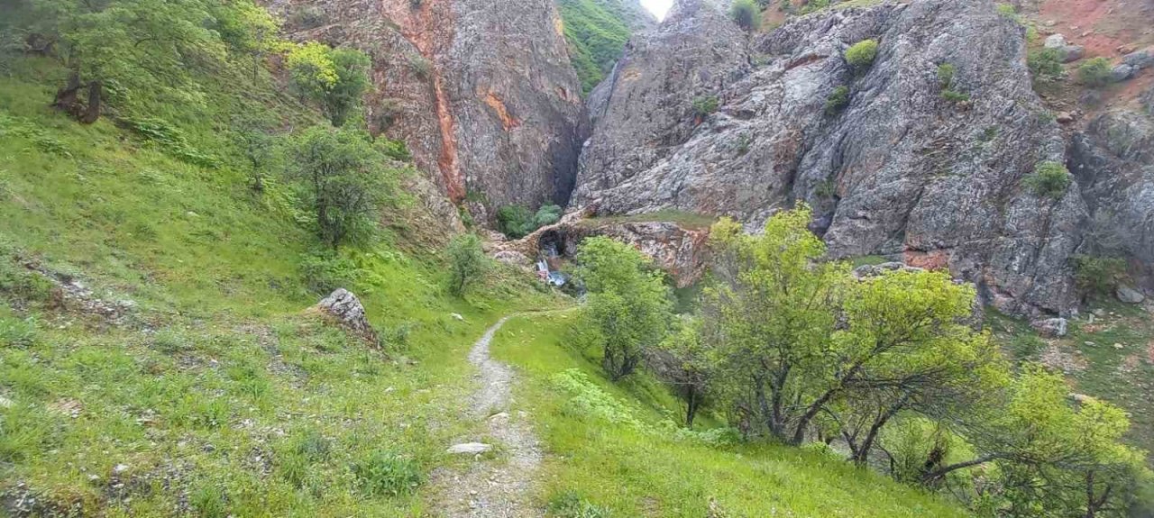 Rabat Vadisi tarihi dokusu ve doğal güzellikleriyle öne çıkıyor