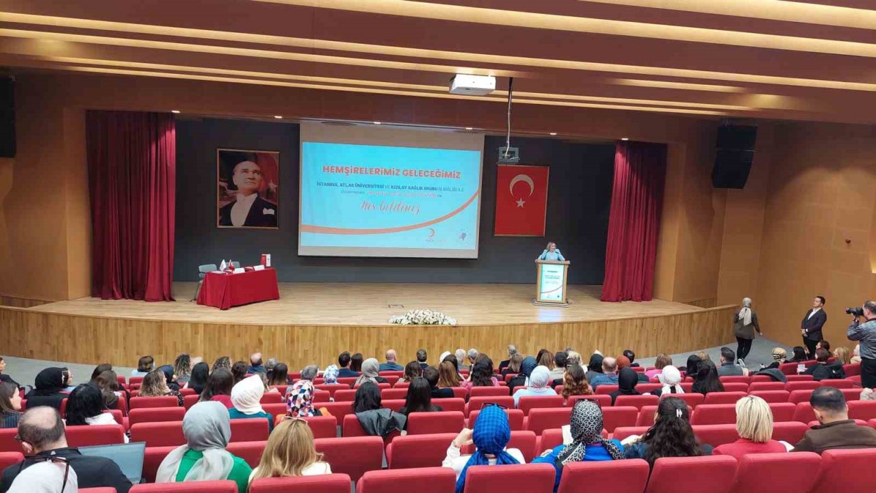 Hemşireler Günü “Hemşireler Geleceğimiz” başlığı altında ele alındı