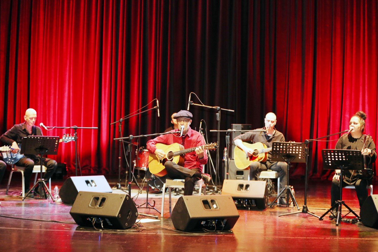 İlhan Şeşen Küçükçekmece’de hayranlarıyla buluştu