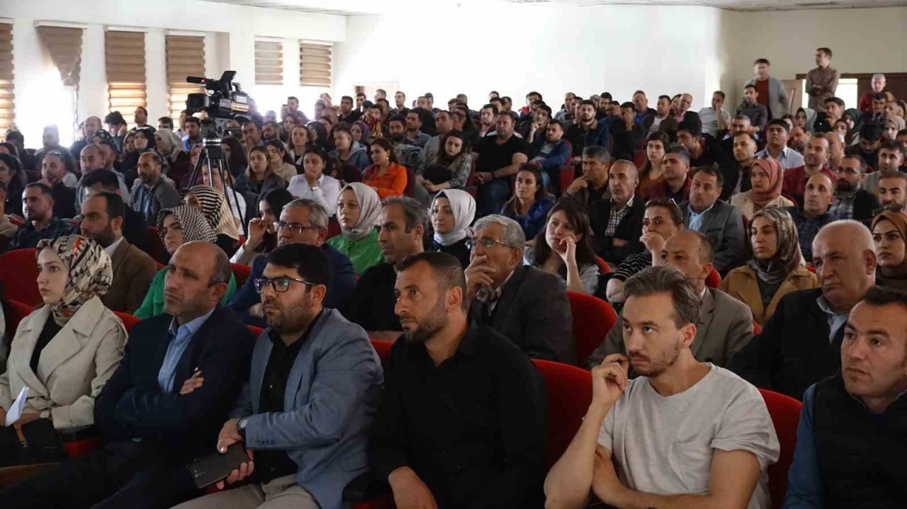 Erciş’te seçimde görev alacaklar için eğitim toplantısı yapıldı