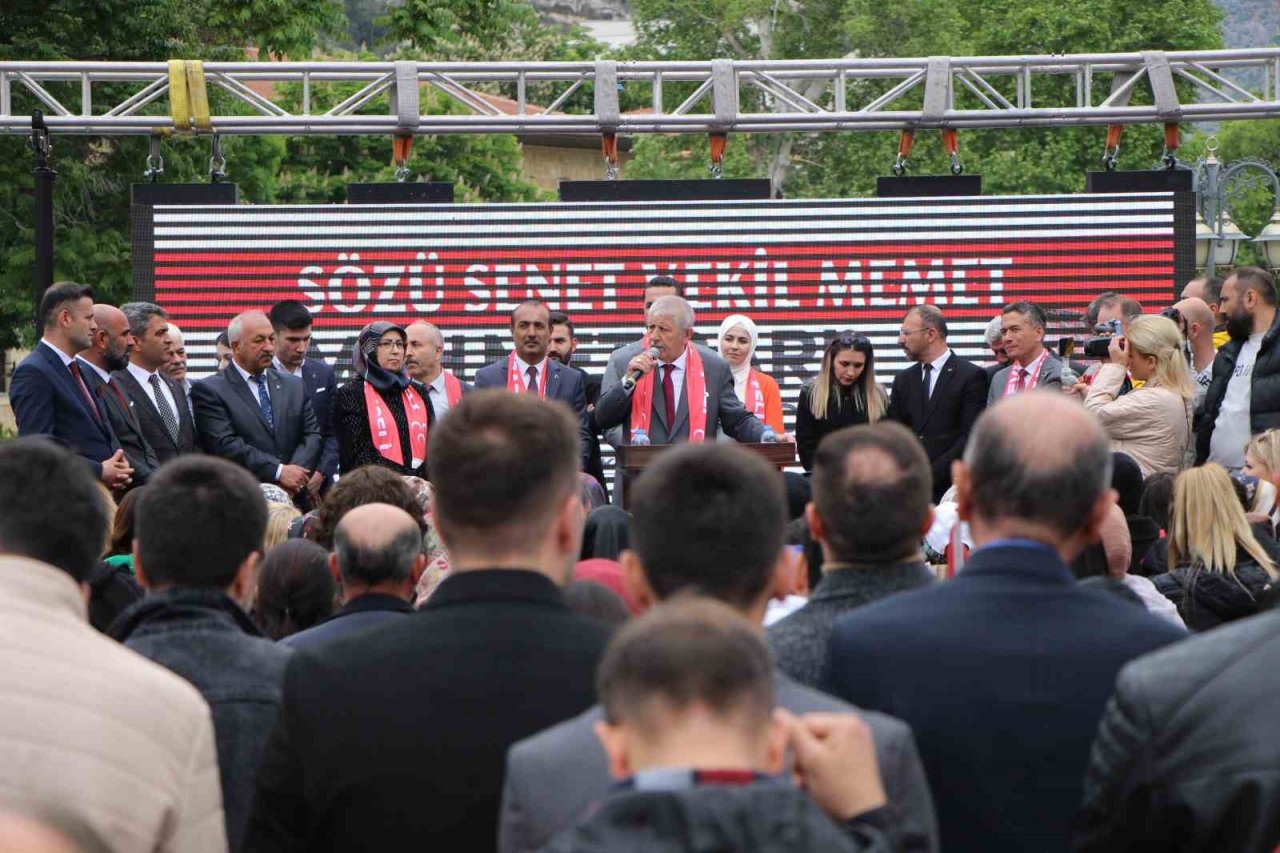 Mehmet Sarı Amasyalılara seslendi: “Boş lafa, şantaja ayıracak zamanımız yok”