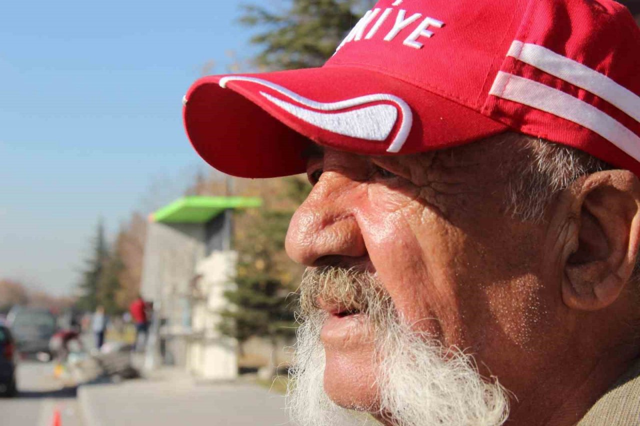 ’Bayrak Dede’ Hayatını Kaybetti